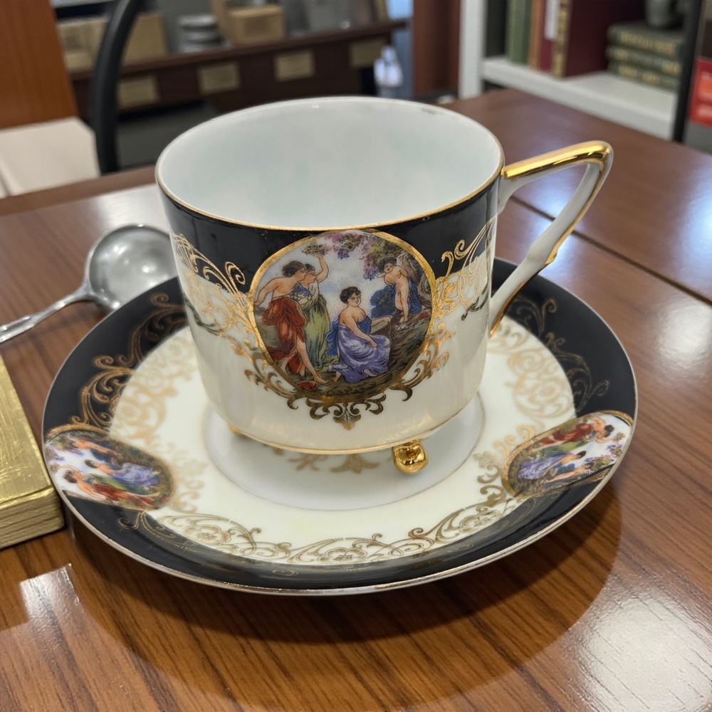 MCM Vintage L M Royal Halsey Black Gold Footed Teacup Saucer Set ***Condition***